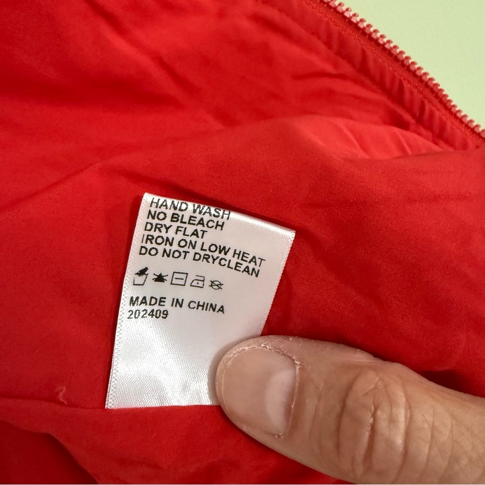 NEW Disney Red Mickey Mouse puffer Jacket unisex - Picture 7 of 8
